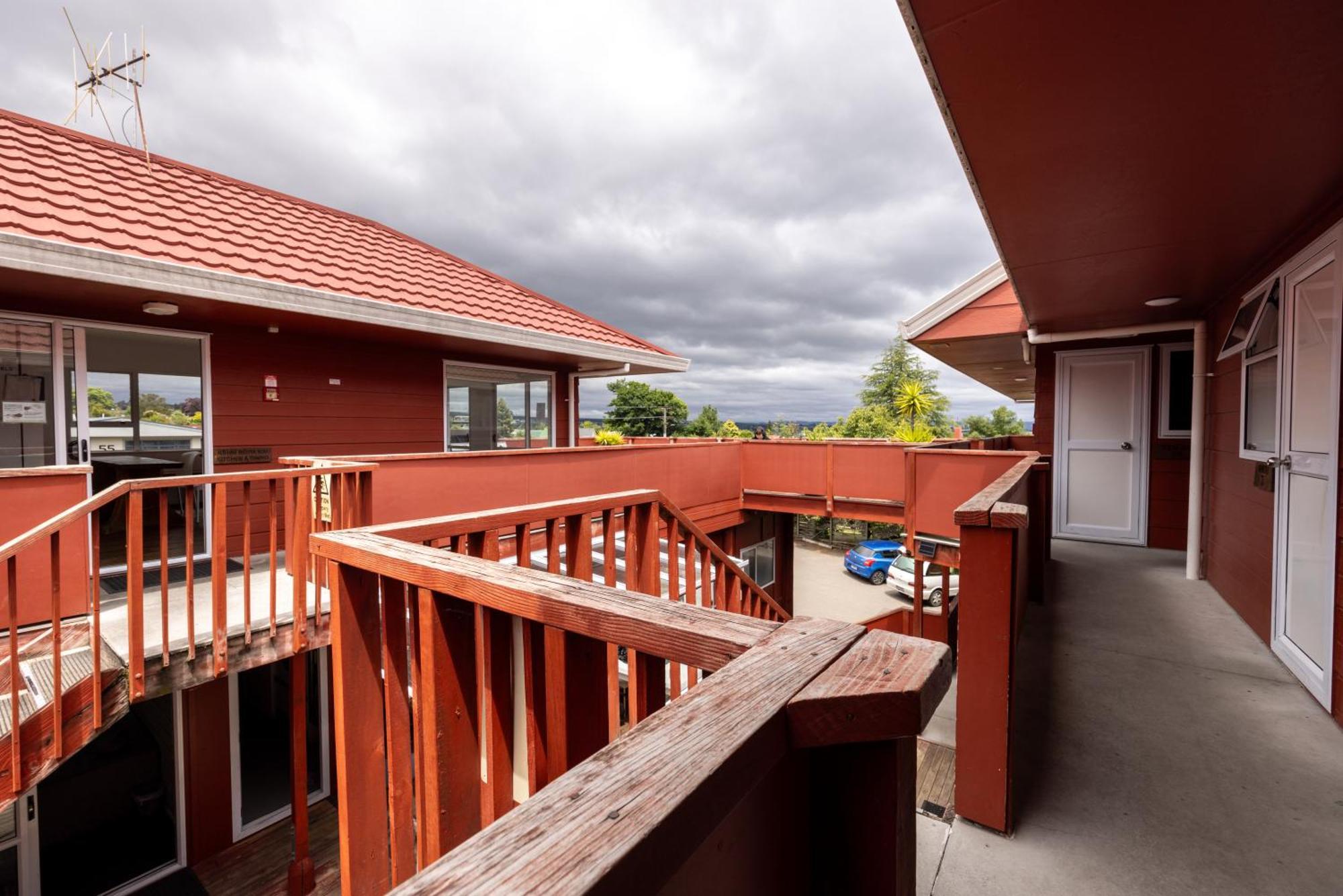Haka Lodge Taupo Exterior foto